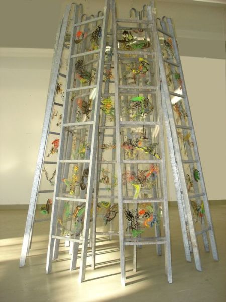 2004 05 turm zu babel  16 geruestleitern  mischtechnik auf acrylglas  hoehe cm 2004 05 turm zu babel  16 geruestleitern  mischtechnik auf acrylglas  hoehe cm